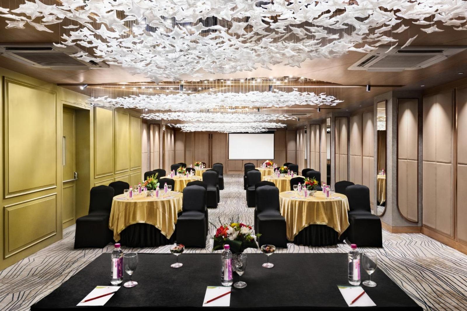 Ramada Encore By Wyndham Siliguri Sevoke Road Buitenkant foto