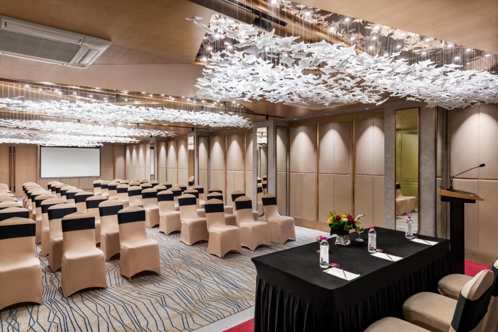 Ramada Encore By Wyndham Siliguri Sevoke Road Buitenkant foto